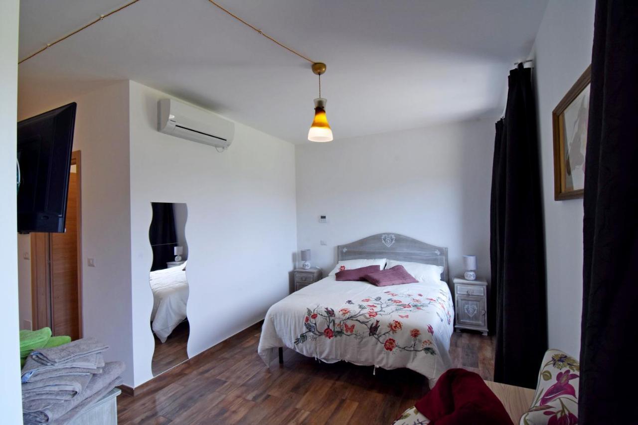 Favetto Family Ranch Bed & Breakfast Rueglio ภายนอก รูปภาพ